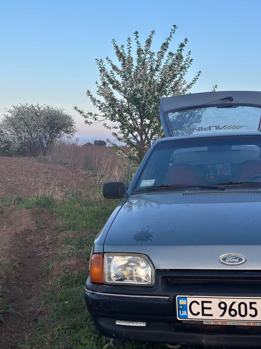 Продам FORD ESKORT 1.3