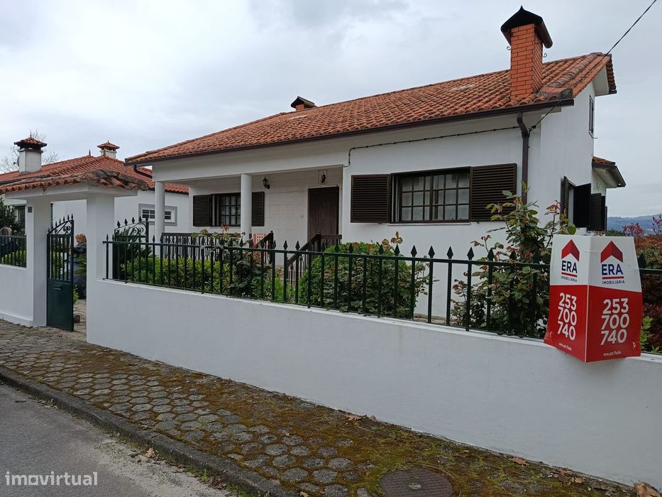 Moradia T2 em Ribeira de Pena