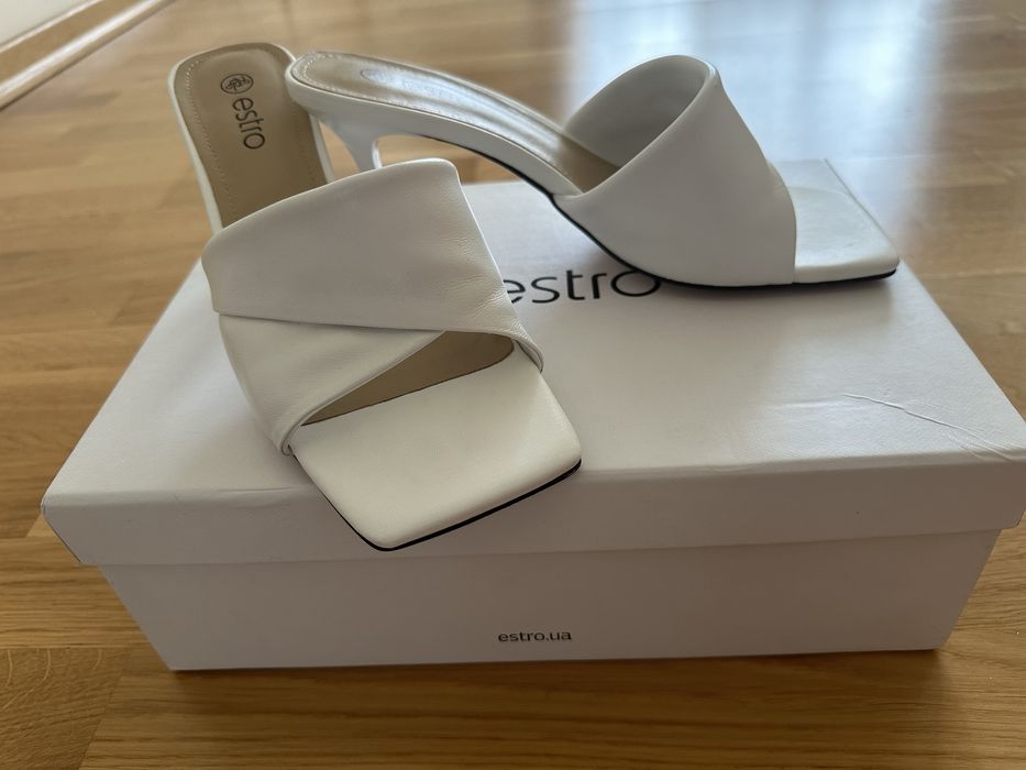 Шльопанці жіночі ESTRO