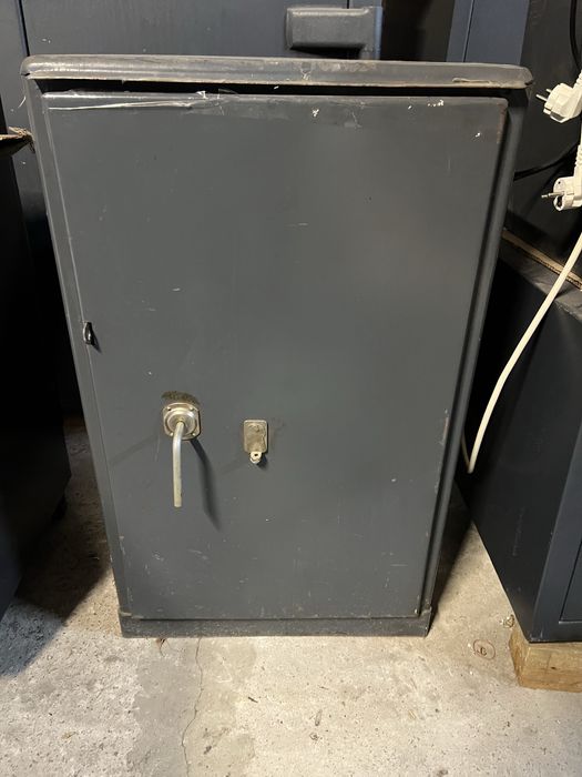 Сейф канцелярський, замок під заміну