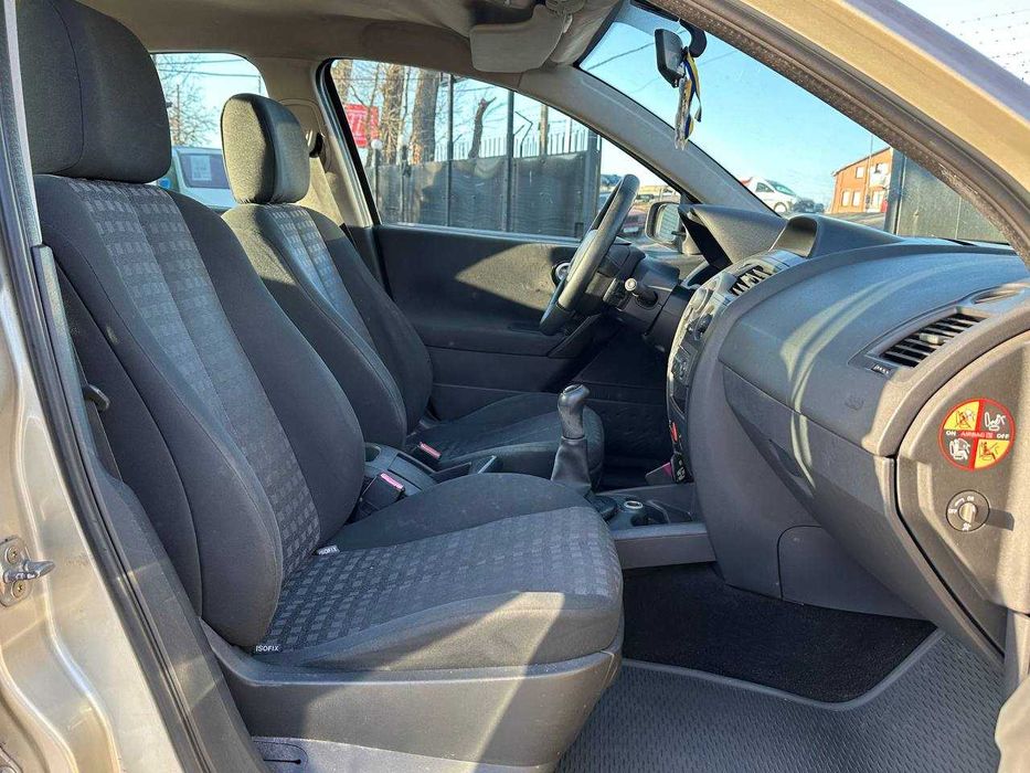 Renault Megane 2006 1.4 Бензин МКПП
