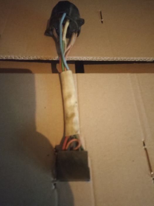 Продам разъем с проводом.