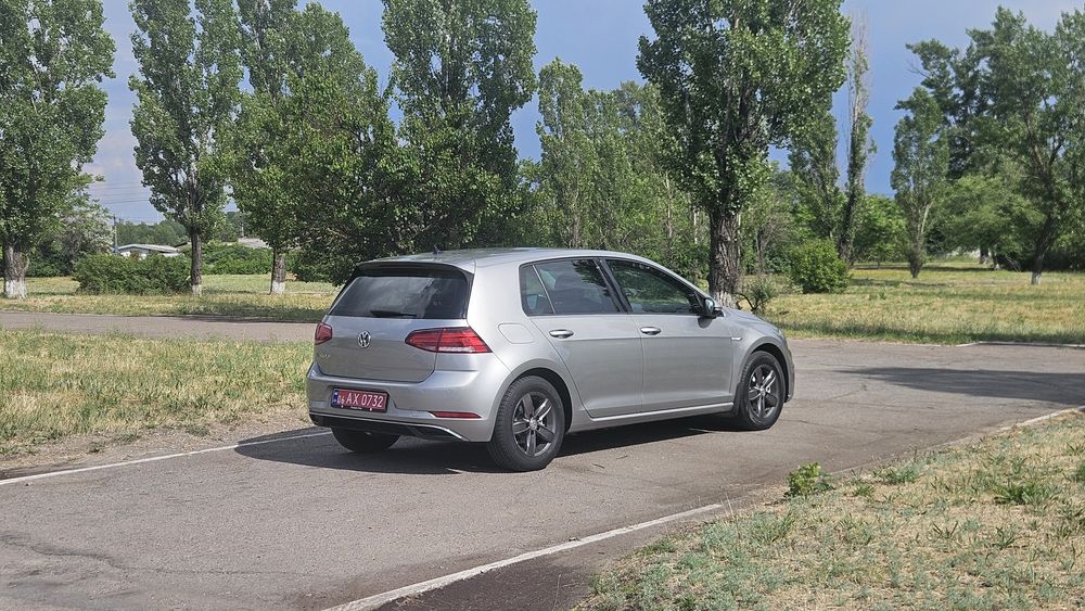 E-GOLF 36 квт. 18р.свіжий 117т.км.  рідна фарба