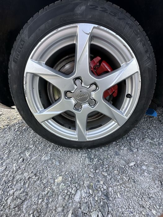 Felgi Audi z nowymi oponami letnimi pirelli 225/45/17