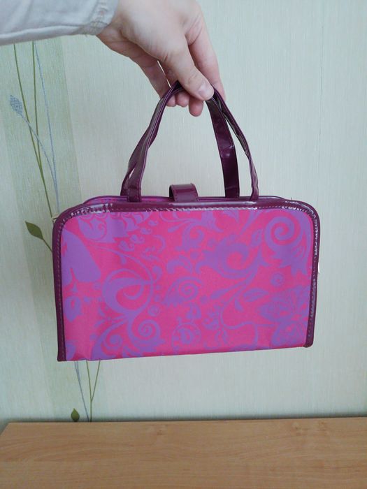 Косметичка дорожная