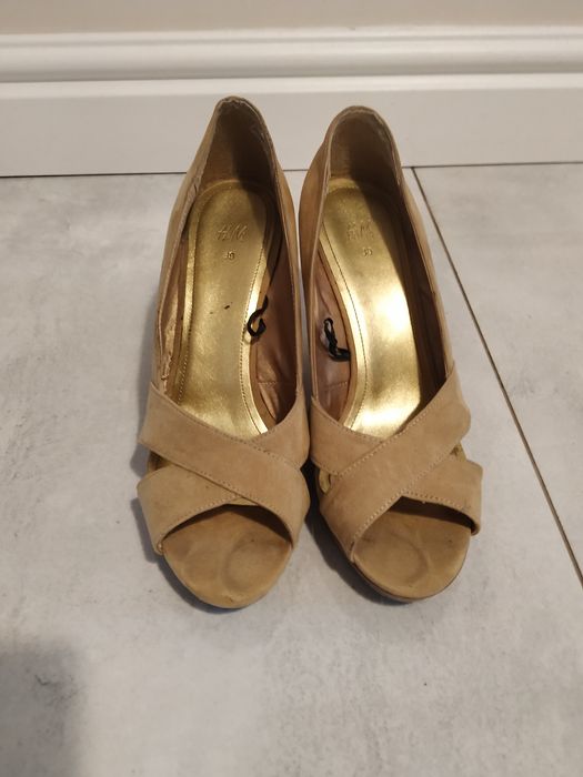 Sandałki na koturnie beżowe H&M 39