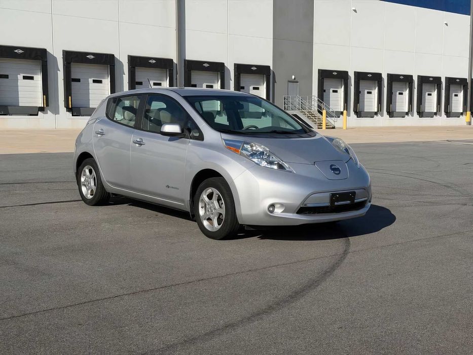 Nissan LEAF SV      2015