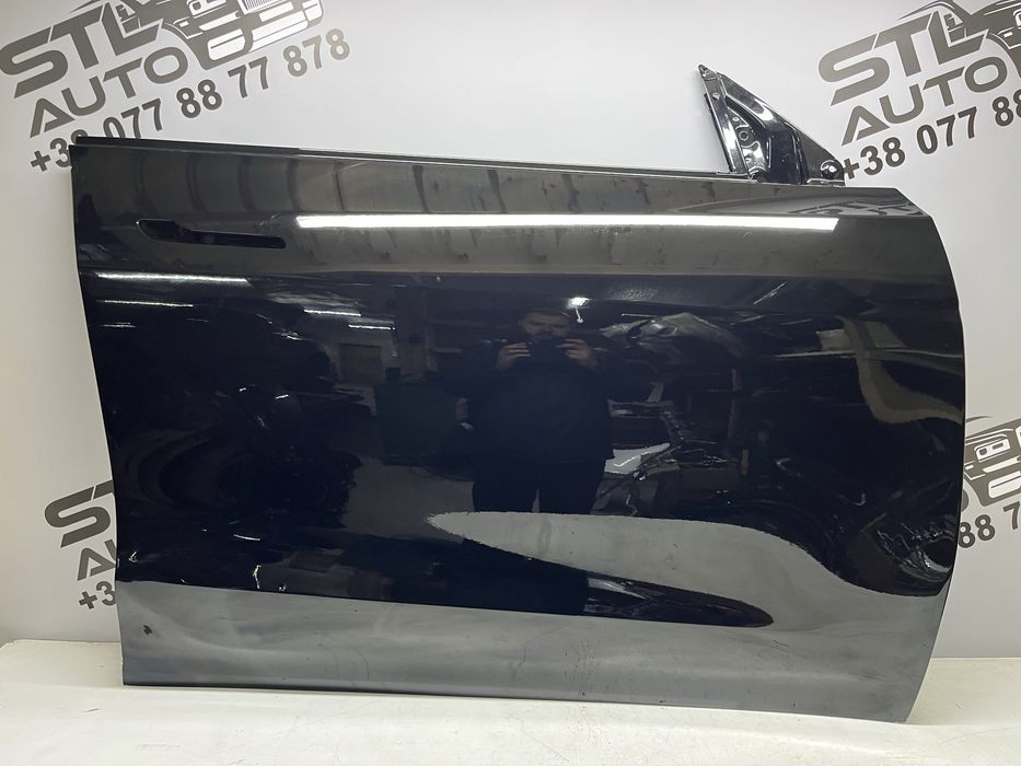 Передні праві двері Tesla Model Y
