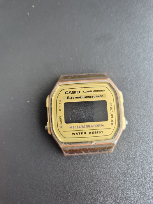 Корпус годинника Casio a168 золотого кольору