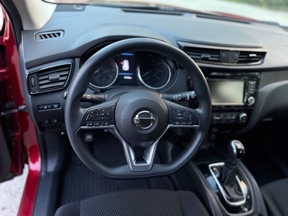 Nissan, автомобіль