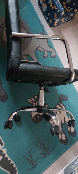 Krzesło obrotowe biurkowe