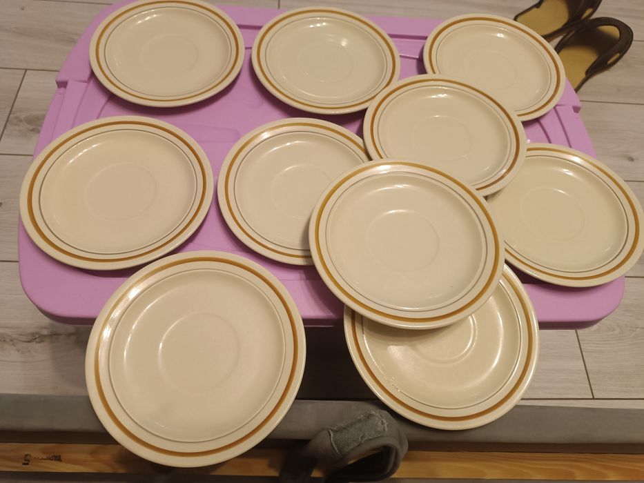 Komplet 10 małych talerzyków/podstawek