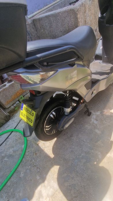 Scooter eletrica neo volt runer 250w bateria 60v