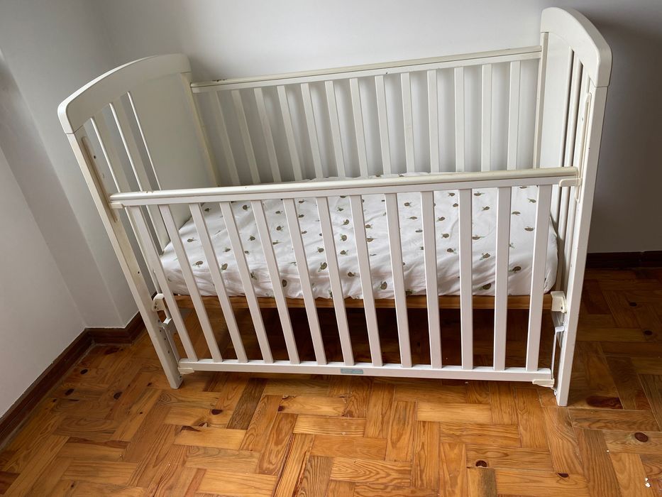 Berço com lateral ajustável ergonómico Zippy