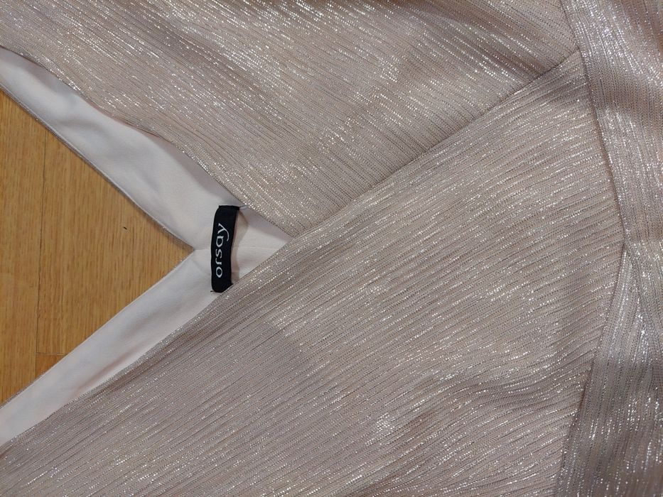 Błyszcząca sukienka