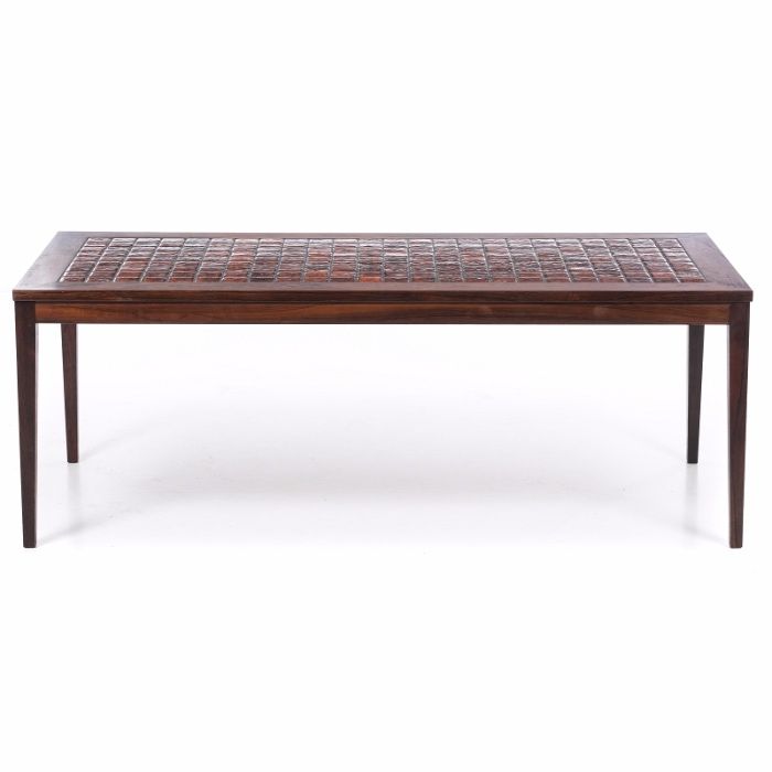Mesa de apoio antiga com tampo oval