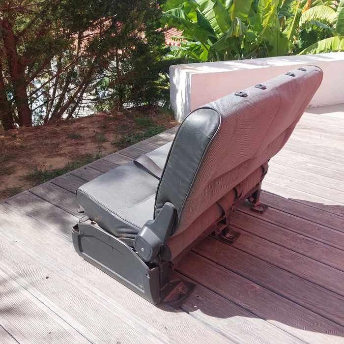Mitsubishi L300 middle row bench seat / Banco central Mitsubishi L300