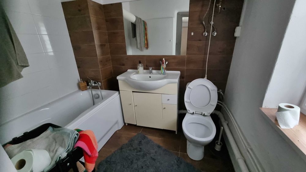 Działka budowlana i2000m z domem, media, przy głównej drodze