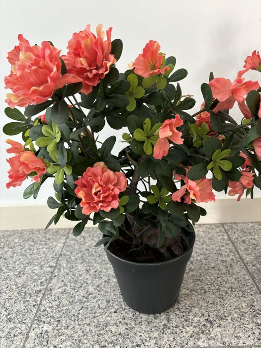 Conjunto de 2 vasos com flores artificiais