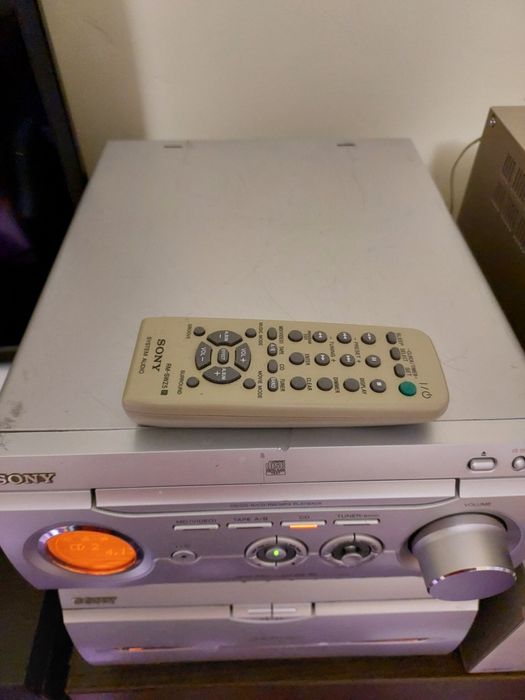 Wieża Sony MP3 2X100W