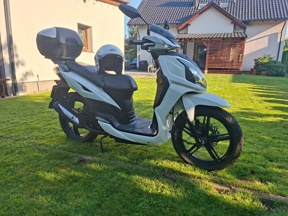 Skuter 50cm Biały + kufer + kask