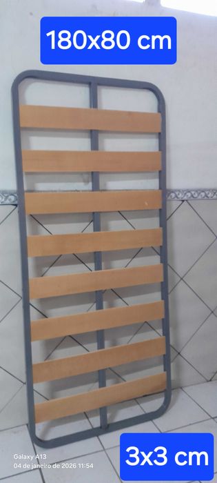 Estrados de solteiro