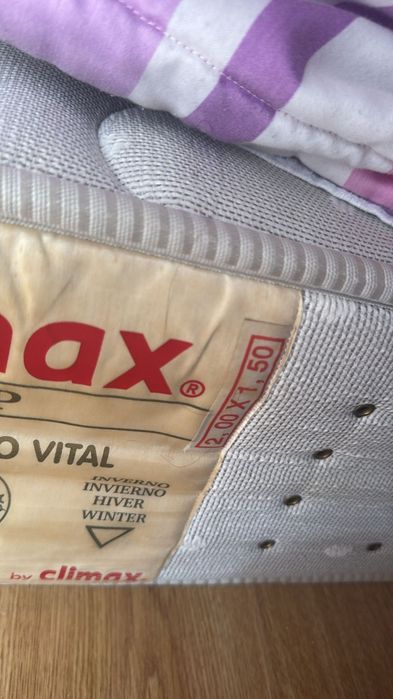 Conjunto cama ferro e 2 mesas de cabeceira