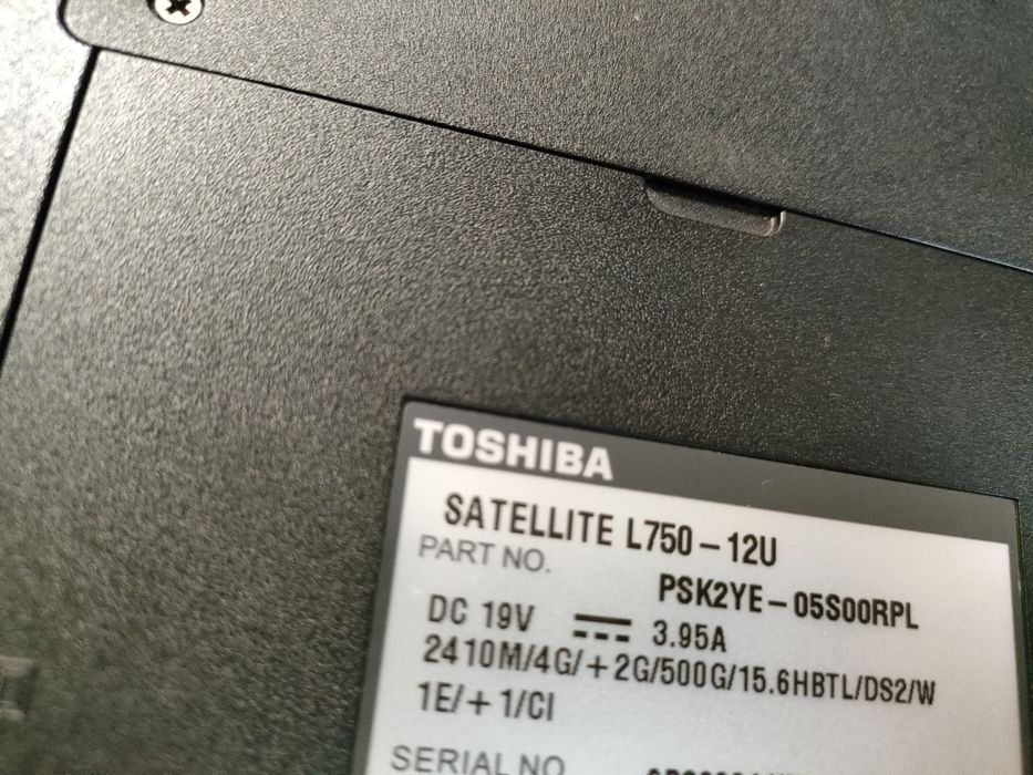 Laptop Toshiba Satellite L750 -12U piękny stan 8 GB Ram i5 procesor