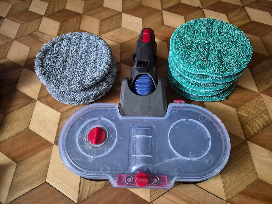 Dyson V8 Absolute odkurzacz pionowy bardzo duży zestaw