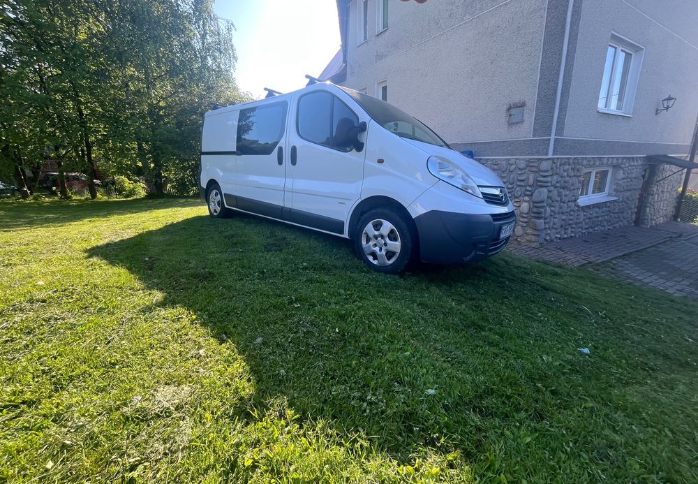 Opel vivaro 2.0 2011 rok