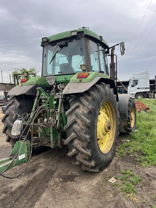 Трактор John Deere 7800