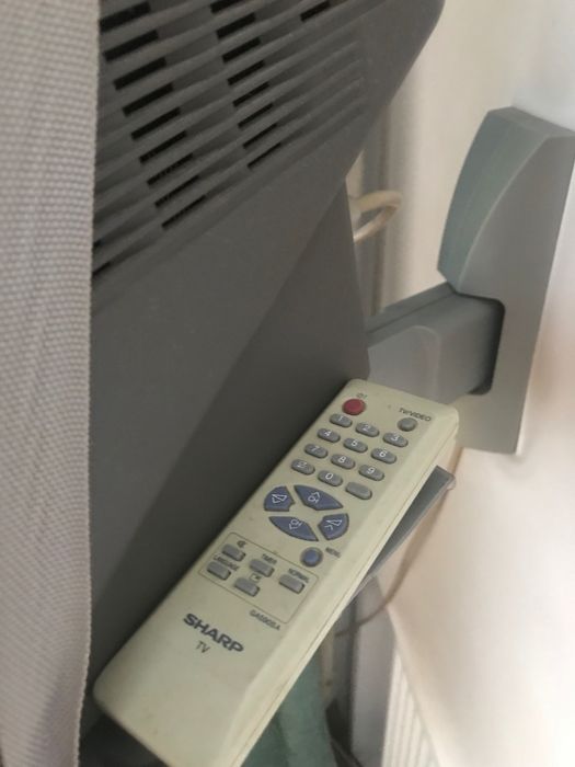 Продається телевізор Sharp 14 дюймів
