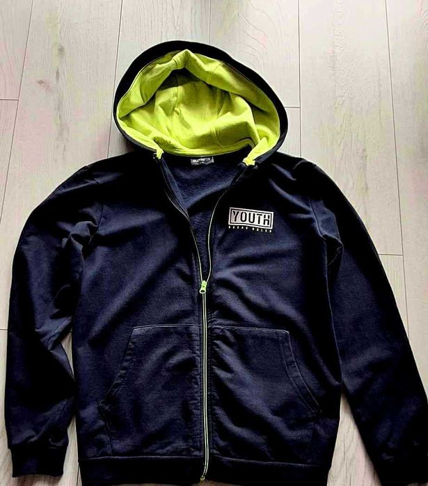 granatowa bluza zapinana na zamek kaptur seledynowy