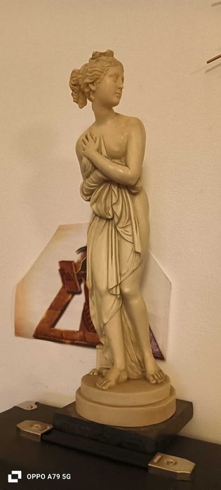 Linda Estátua Grega