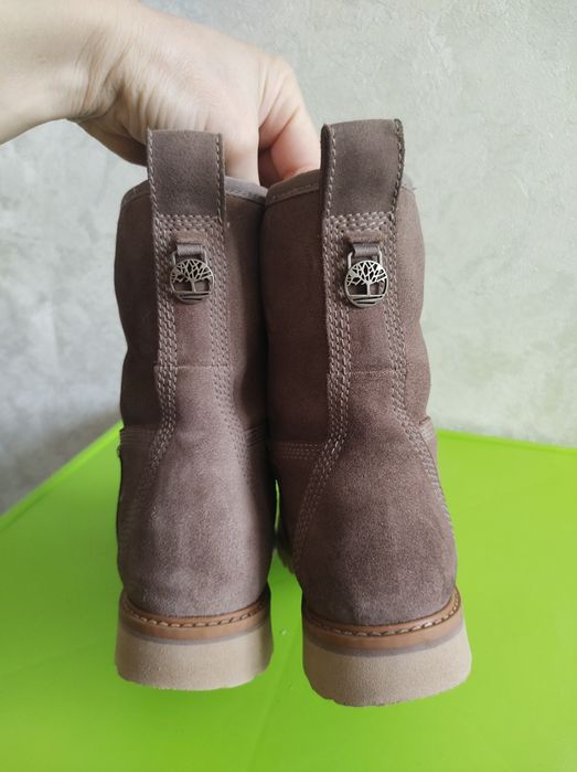 Жіночі шкіряні чобітки ботинки черевики 39 розміру від бренду Timberla