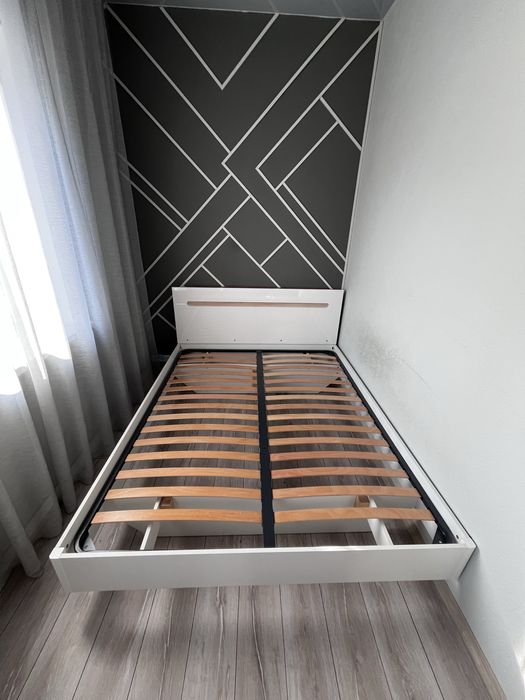 Кровать б/у в хорошем состояни.