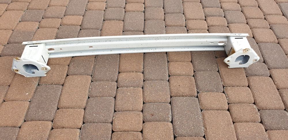 Belka zderzaka tył TOYOTA YARIS CROSS