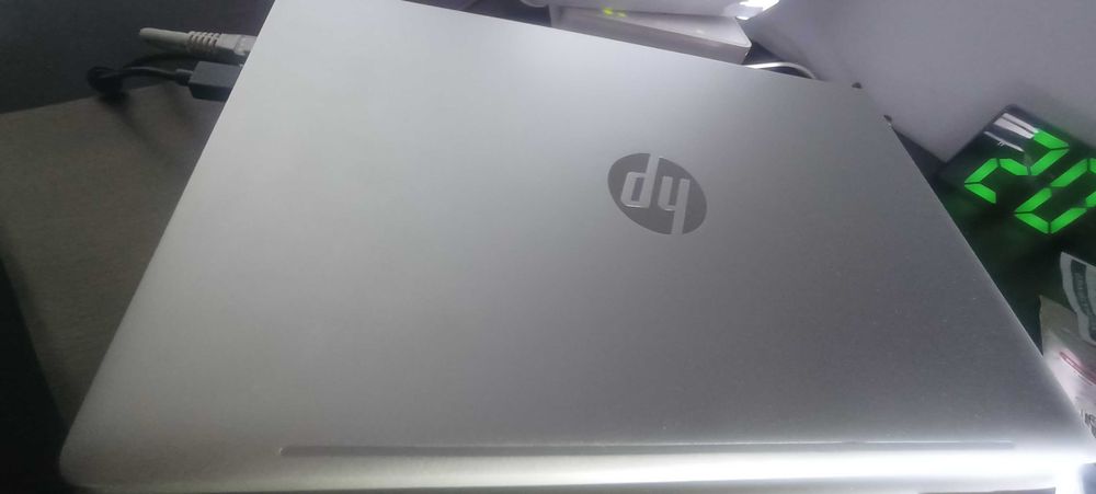 Portatil HP 11th Gen Intel(R) Core(TM) i5-1135G7  2.40GHz (2.42 GHz)