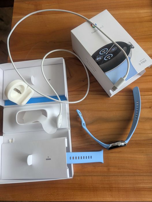 Pixel Watch 2 Wi-Fi+stojak+ dodatkowa ladowarka