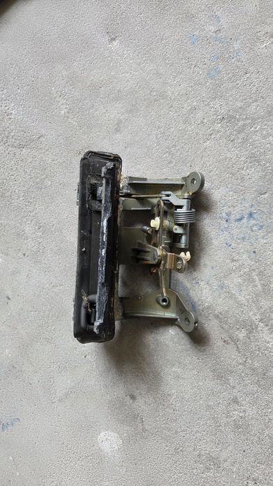 Audi 80 b4 avant klamka tylniej klapy sprawna