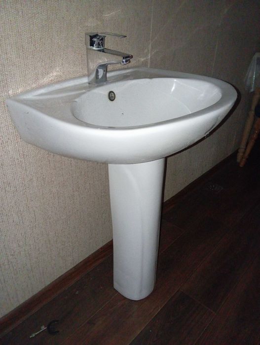 Продам умивальник тюльпан