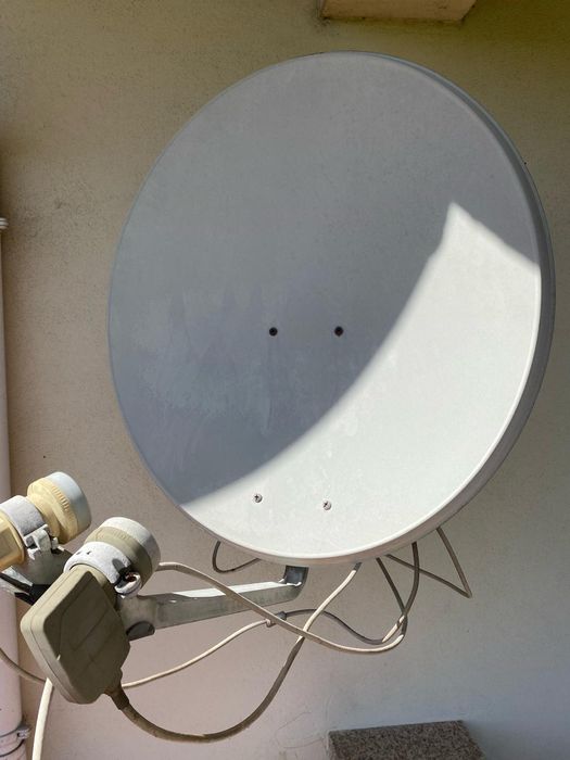 Antena parabólica 67cm diâmetro