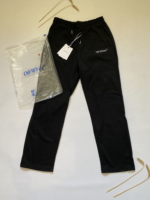 Off white pants.