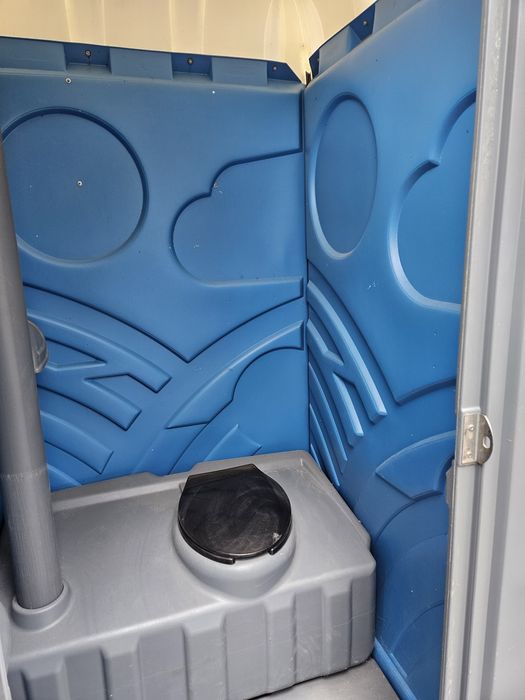 Toaleta przenośna WC na zewnętrz