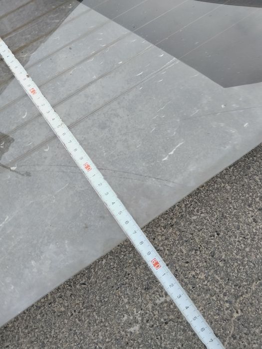 Заднее стекло автомобиля