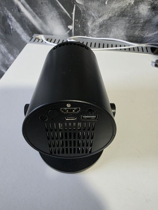 Projetor de até 80``