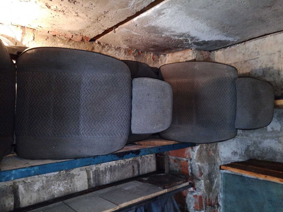 Передние сидения Мазда 626 86 год хетчбек ткань. Цена за пару