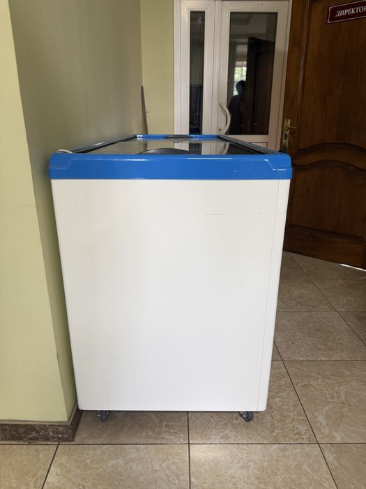 Продам нову вітрину juka m600p