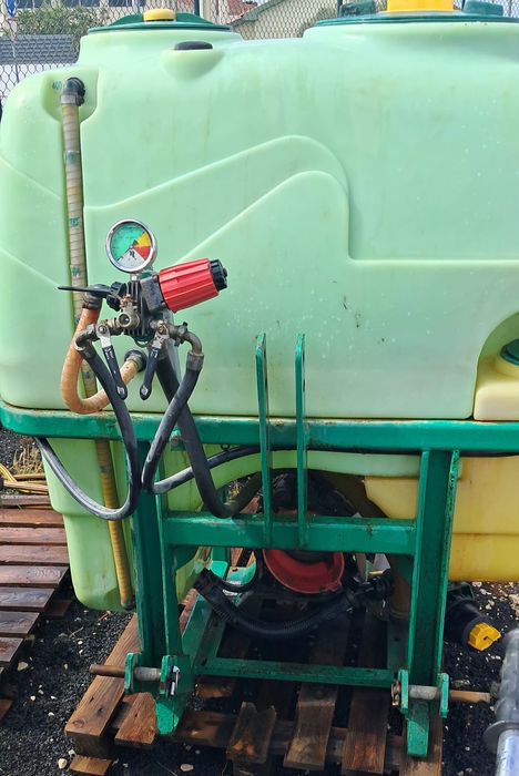 Pulverizador usado rocha 400 litros