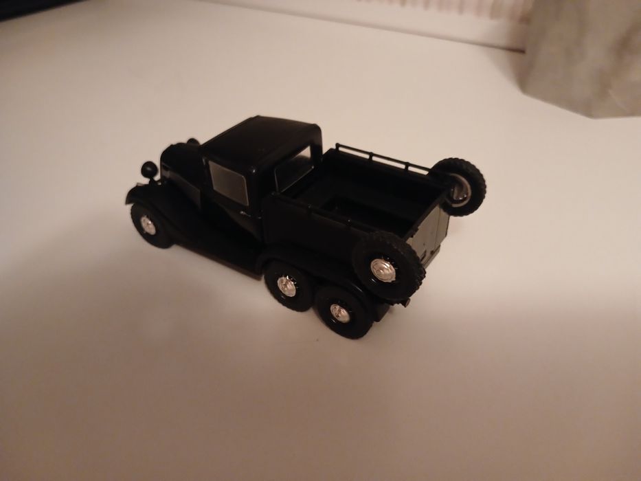 Колекційна машинка ГАЗ-21 випуск 117 Автолегенди СРСР